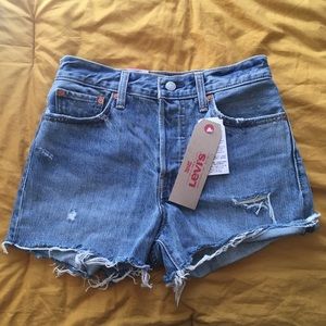 Levi’s High Rise Wedgie Shorts